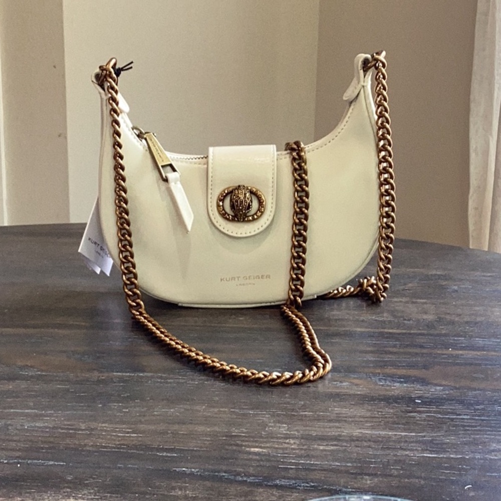 Kurt Geiger London
Small Chelsea Chain Strap Hobo Crossbody Bag NWT